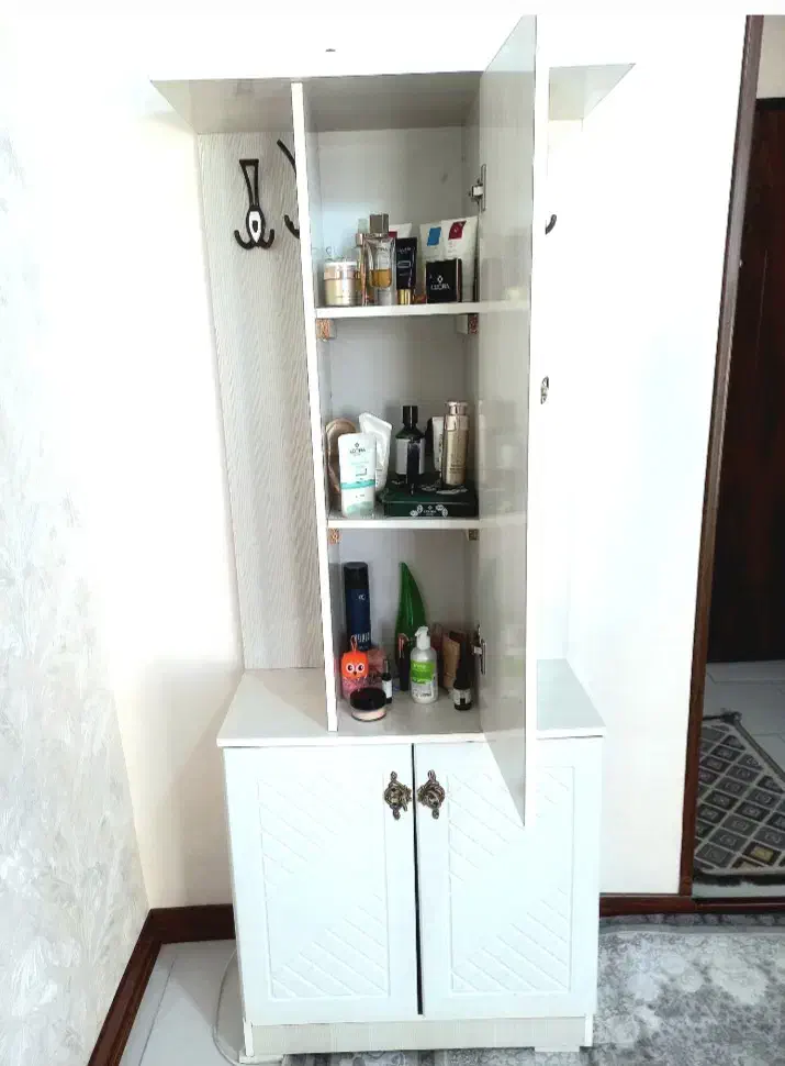 جاکفشی سالم در حد نو|جاکفشی، کمد، دراور|فردیس, شهرک شهید حسینی|دیوار