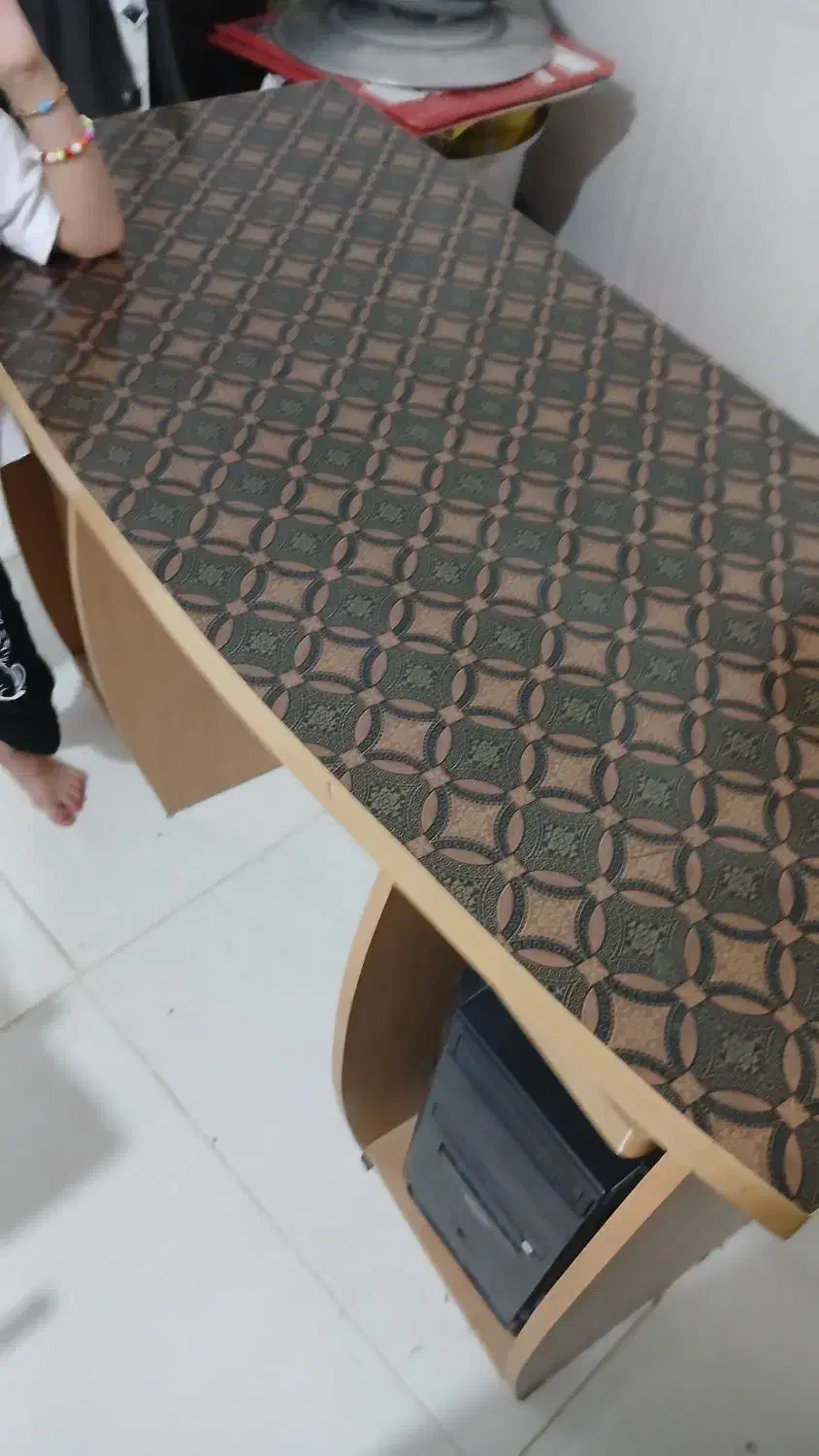 میز کامپیوتر سالم و تمیز|میز تحریر و کامپیوتر|اهواز, منبع اب|دیوار