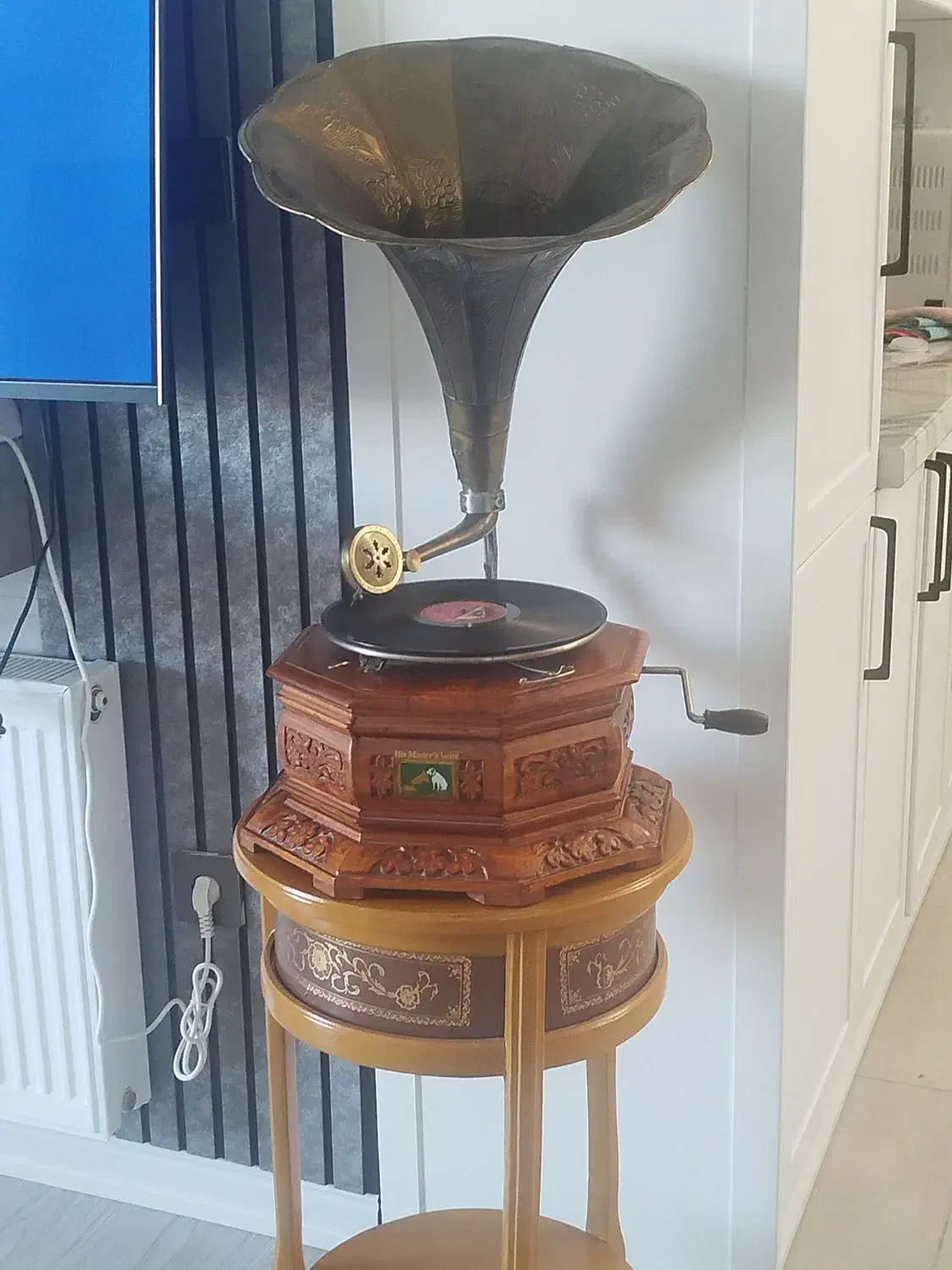 گرامافون دکوری|کلکسیون اشیاء عتیقه|الیگودرز, |دیوار