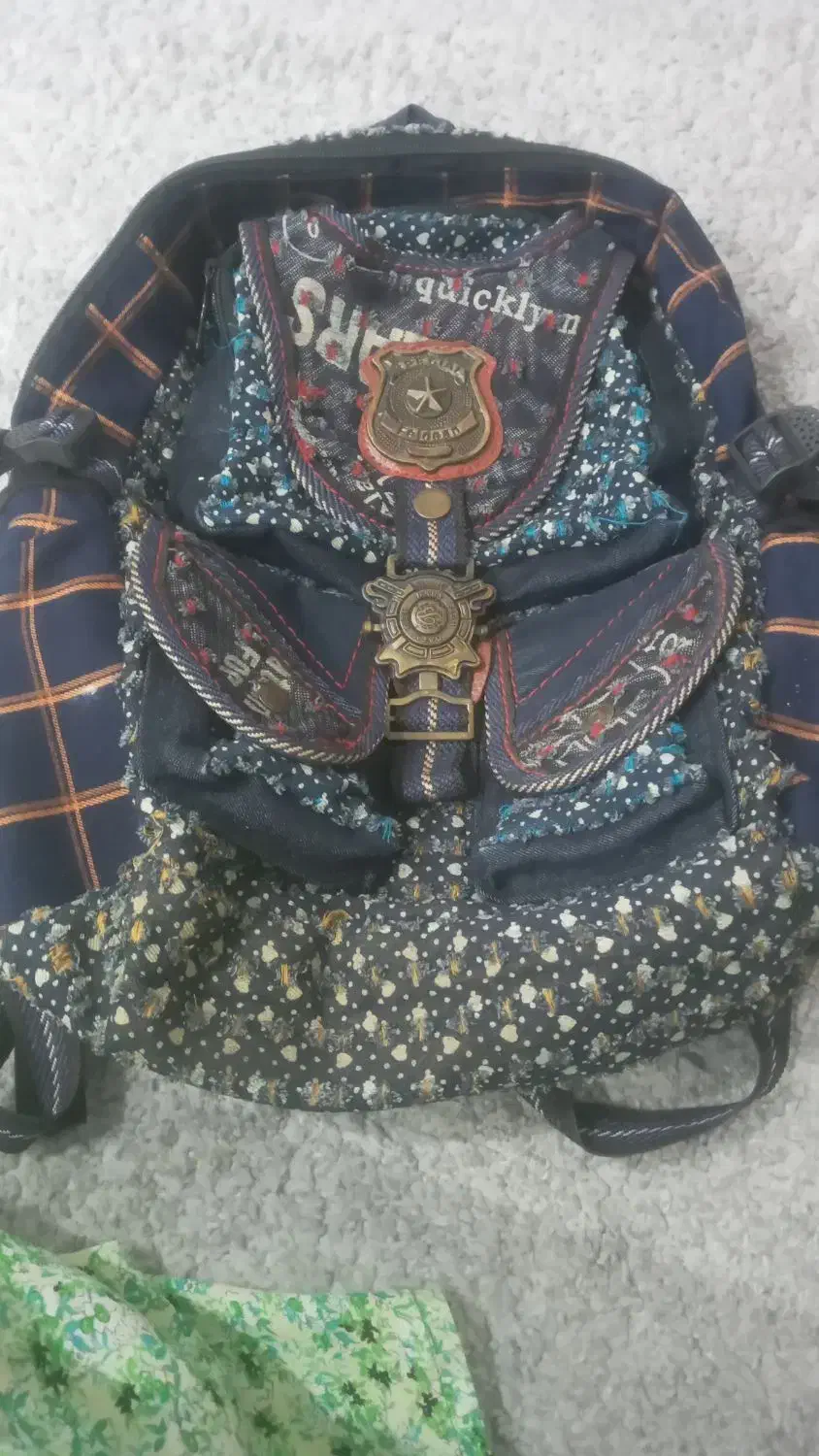 کیف مدرسه  یکی لی ودیگری ازچرم  قیمت ۶۰۰۰۰۰تومان|کیف، کفش، کمربند|مریوان, |دیوار