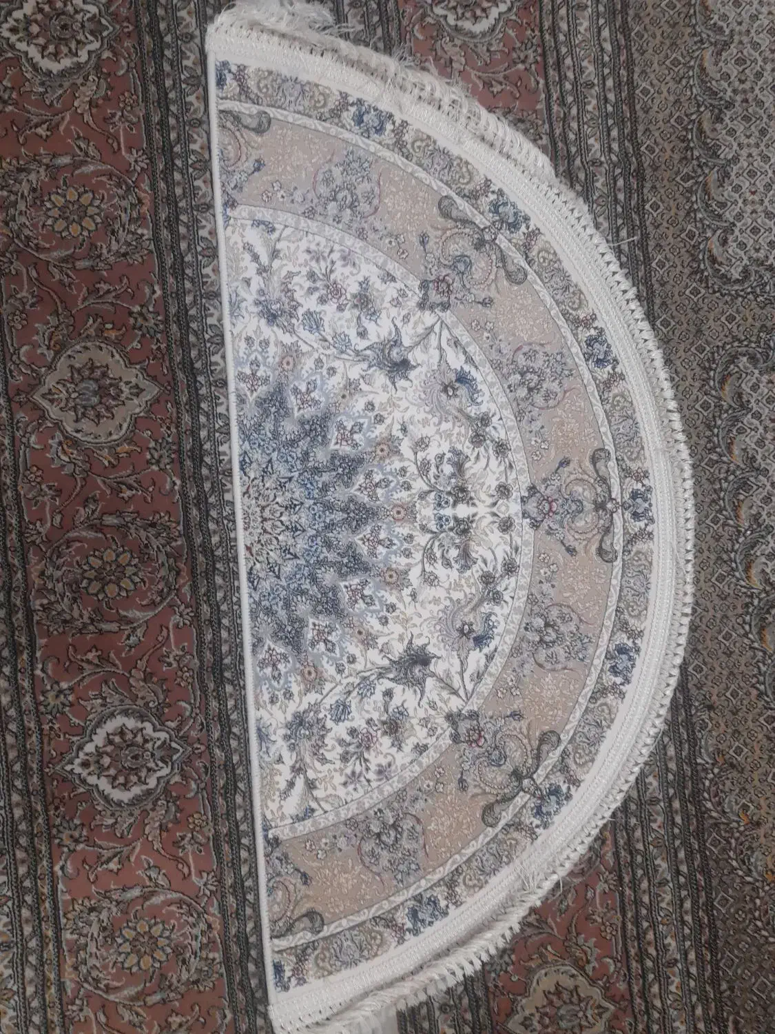 پادری نیم دایره|پادری|کرج, ساماندهی|دیوار