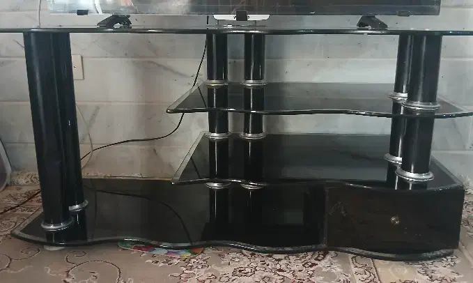 میز تلویزیون شیشه ای محکم|میز تلویزیون|کاشان, فاز ۲ ناجی آباد|دیوار