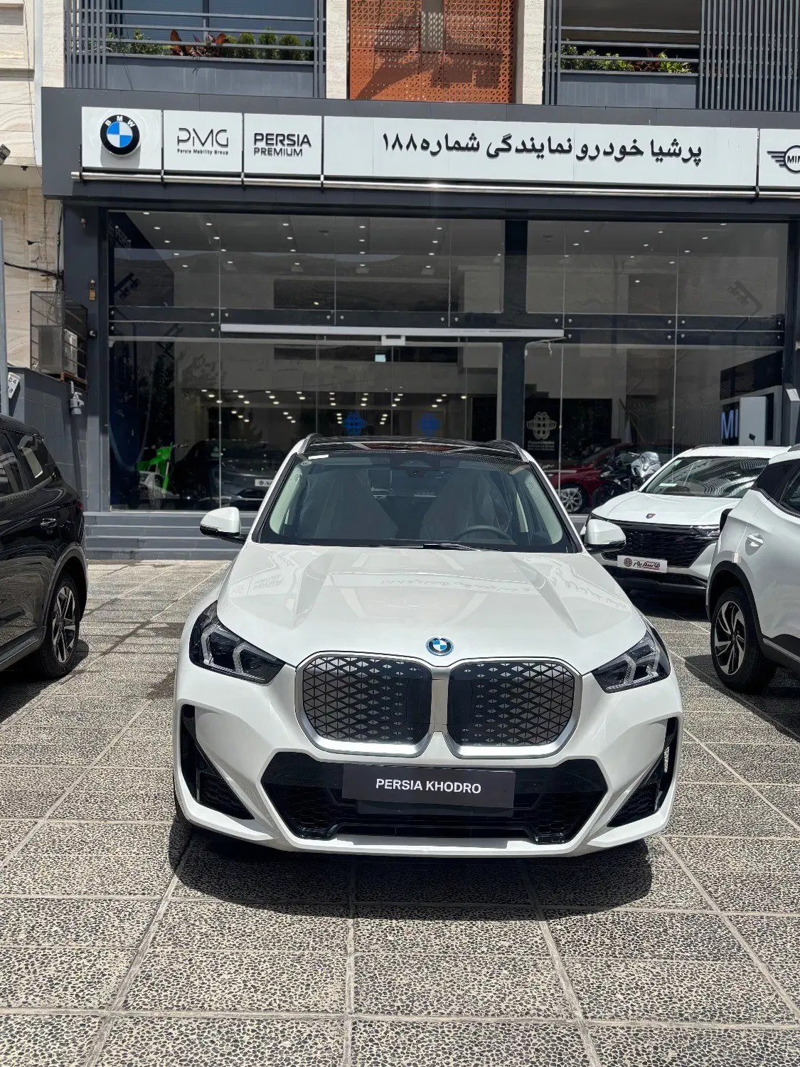 BMW ix1 30L|خودرو سواری و وانت|شیراز, فرهنگ شهر|دیوار