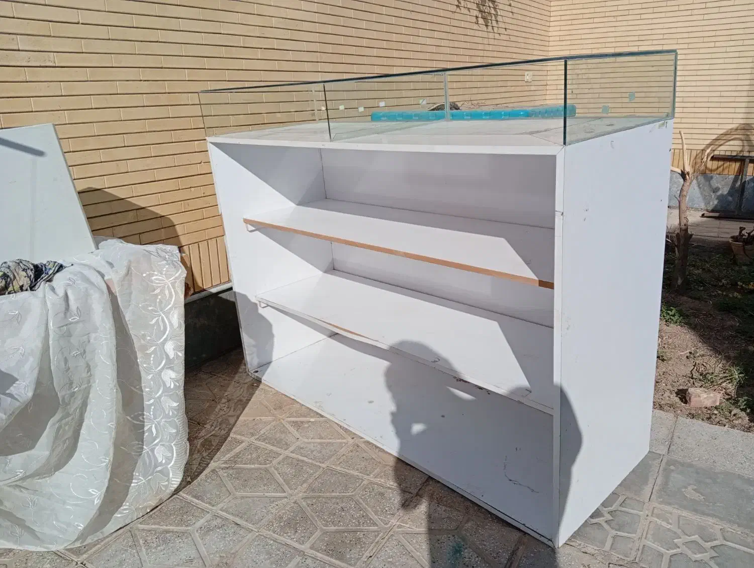 ویترین مغازه فروشی|فروشگاه و مغازه|طبس, |دیوار