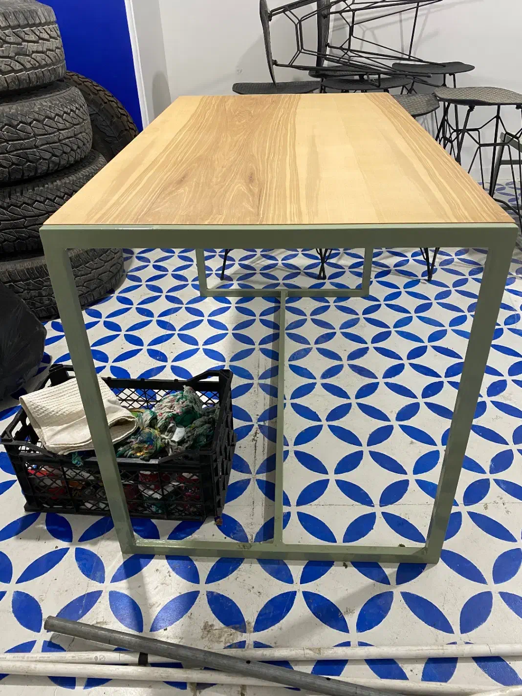 میز مینیمال همه کاره|میز تحریر و کامپیوتر|کرج, مجتمع صنفی صنعتی|دیوار