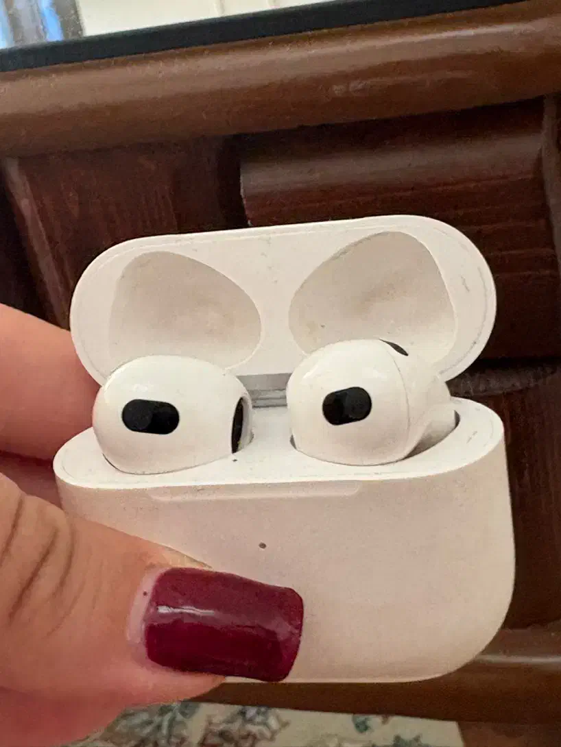 ایرپاد پرو نسل یک دست دوم با جعبه|لوازم جانبی موبایل و تبلت|مشهد, فارغ التحصیلان|دیوار