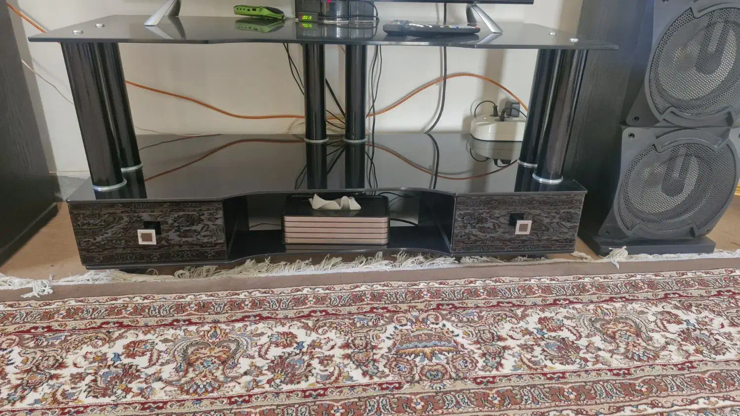 میز تلویزیون|میز تلویزیون|کاشان, پشت شهربانی|دیوار