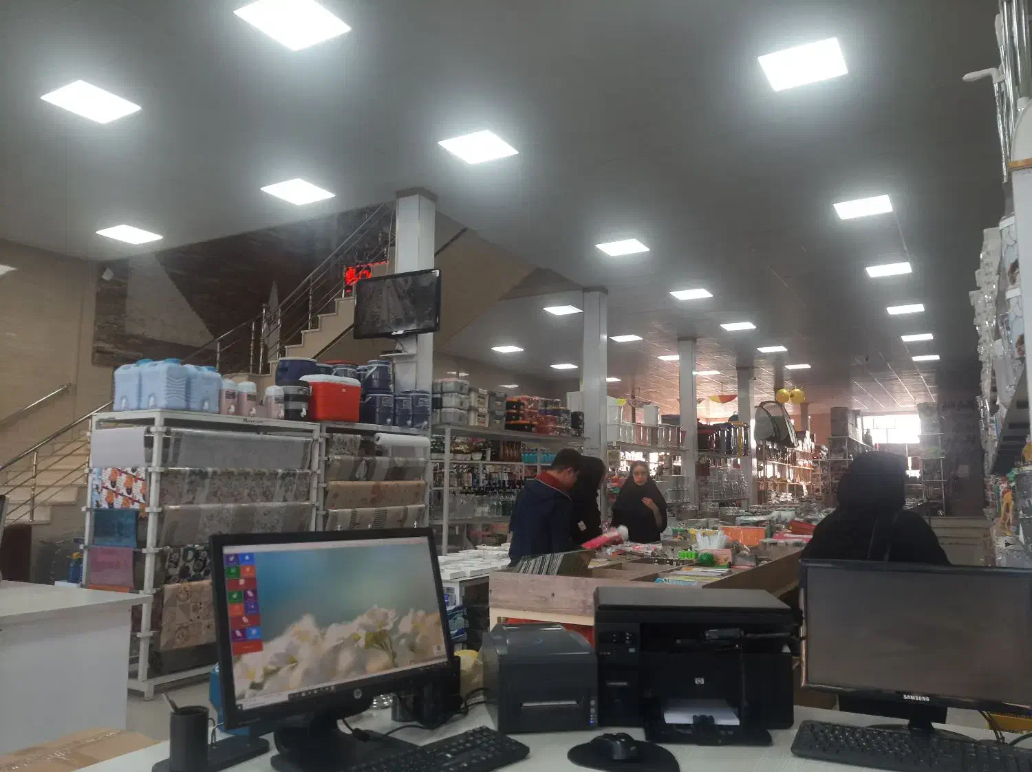 استخدام فروشنده|استخدام خدمات فروشگاه و رستوران|بروجرد, |دیوار