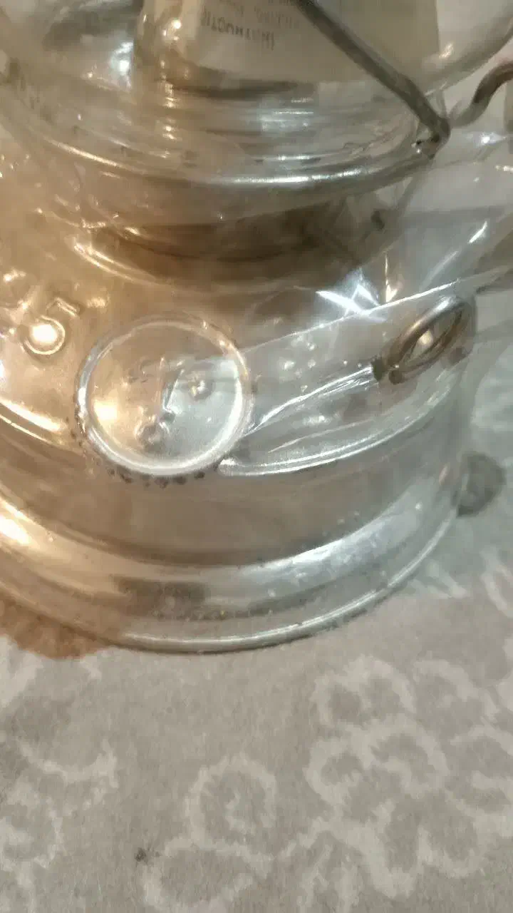 فانوس روشنایی با ارتفاع ۲۸سانتی متر|کلکسیون اشیاء عتیقه|شیراز, بعثت|دیوار