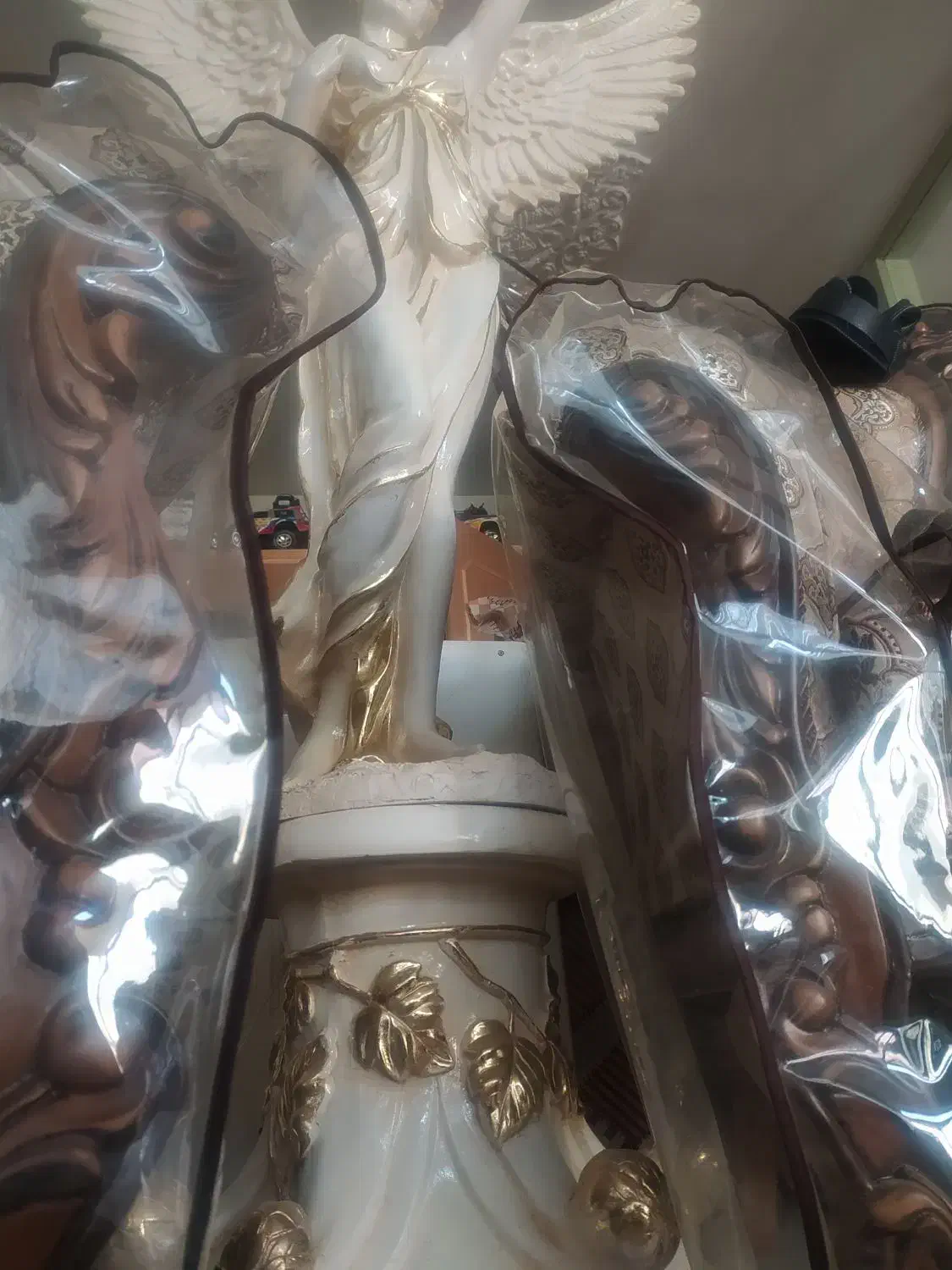 مجسمه پلی یستر|مجسمه، تندیس، ماکت|پیر بکران, |دیوار