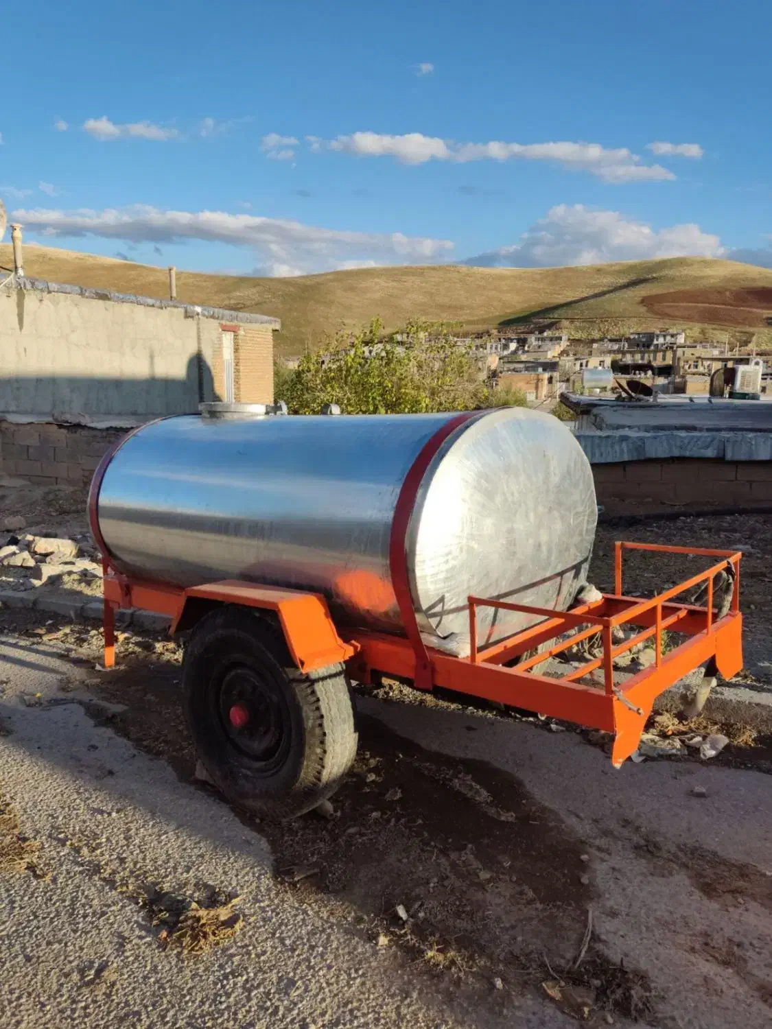 تانکر آب 2000 چرخدار تقویت شده|مصالح و تجهیزات ساختمان|کرمانشاه, |دیوار