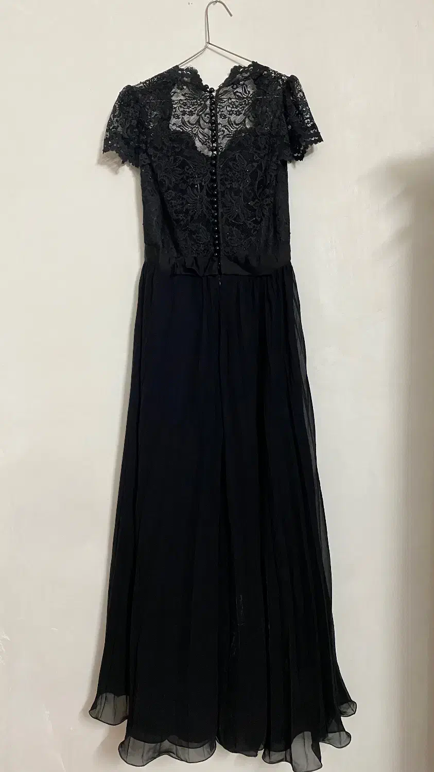 لباس مجلسی|لباس|سبزوار, ولیعصر (نجار آباد)|دیوار