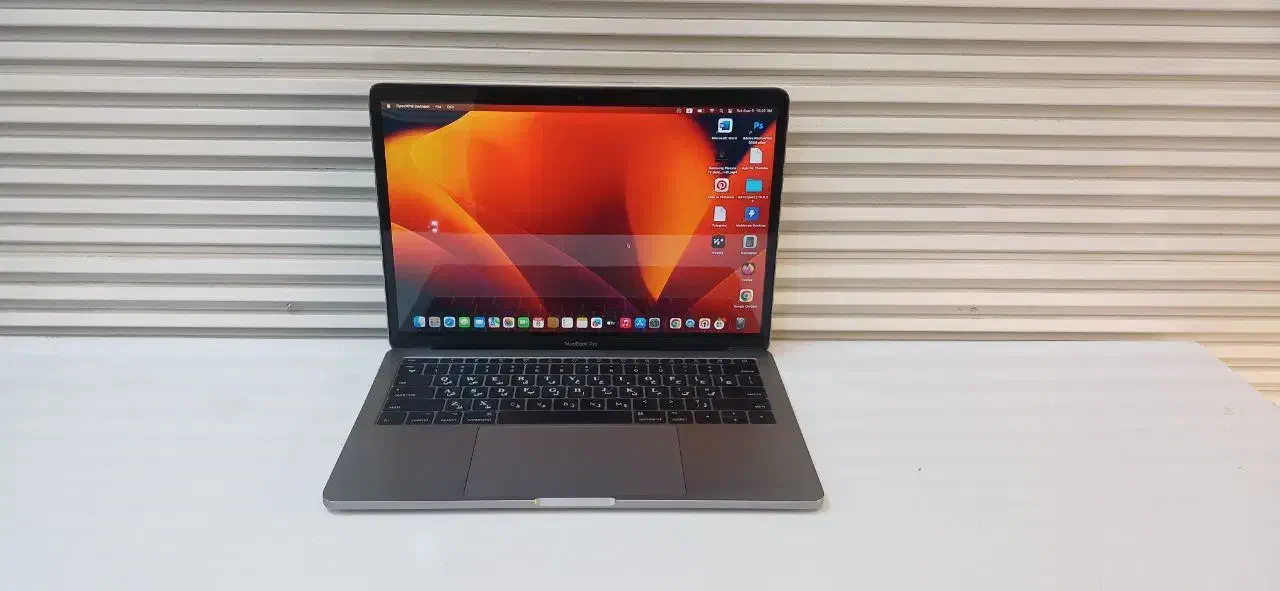 لپ تاپMacBook pro 2017 صفحه نمایش2k|رایانه همراه|تهران, جردن|دیوار