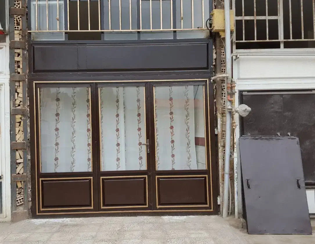 اجاره مغازه تجاری با موقعیت عالی|اجارهٔ مغازه و غرفه|آزادشهر, |دیوار