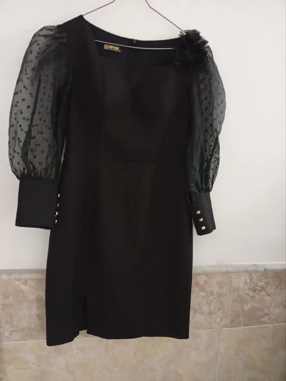 لباس مجلسی|لباس|قم, قلعه کامکار|دیوار