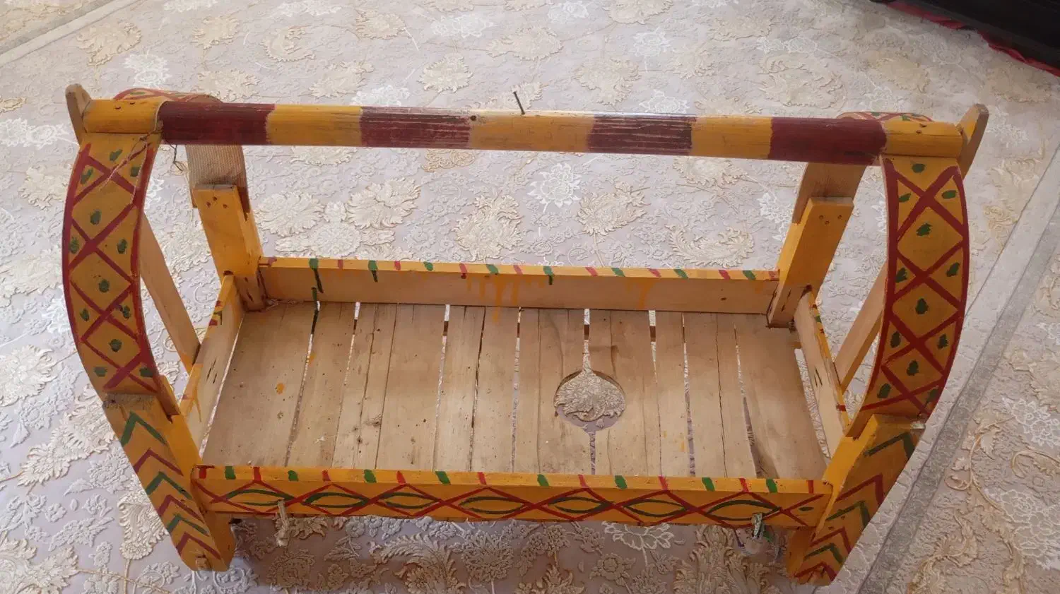 تهته یا همون گهواره بچه دست ساز در حد نو|تخت و سرویس خواب|یاسوج, |دیوار