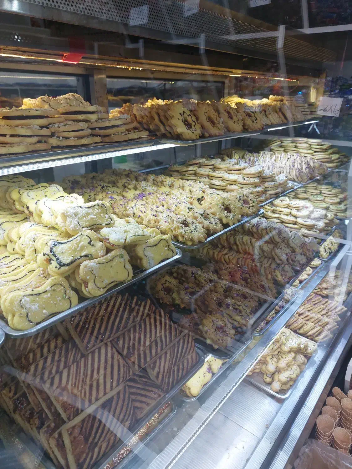 شاگرد برای قنادی|استخدام خدمات فروشگاه و رستوران|ماکو, |دیوار