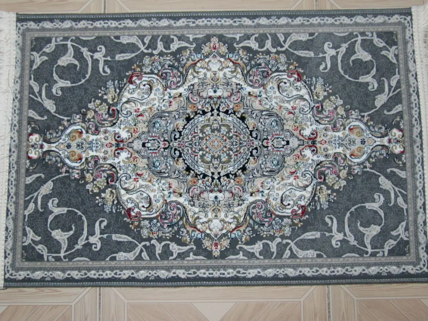 فرش پادری ۱۵۰۰شانه اکرولیک|پادری|تبریز, |دیوار