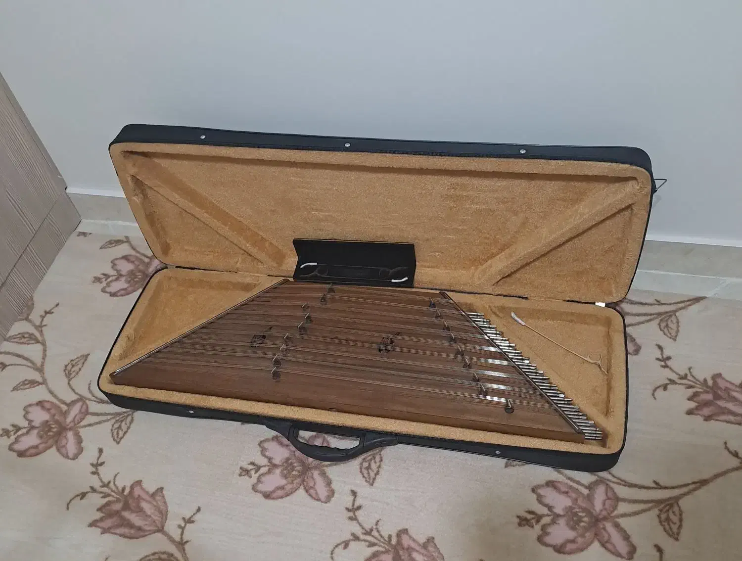 سنتور سالاری پدر تک مهر در حد آکبند با میز مخصوص|سازهای سنتی|تهران, کیانشهر|دیوار