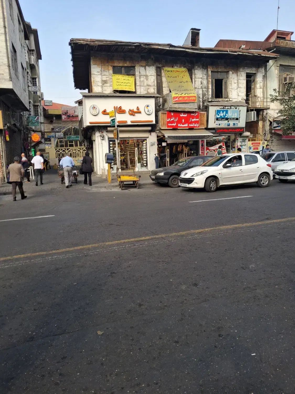 اجاره مغازه۷۵ متری  خ شریعتی|اجارهٔ مغازه و غرفه|رشت, سعدی (تختی)|دیوار