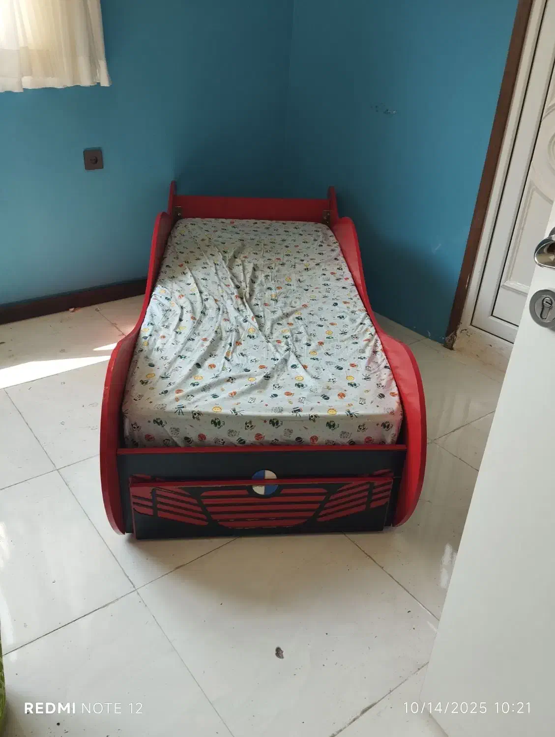 تخت خواب کودک ماشینی|تخت و سرویس خواب|شیراز, سینما سعدی|دیوار