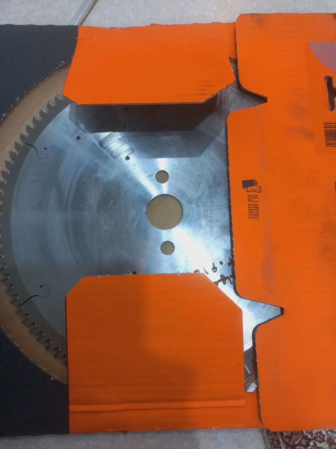 تیغ آره دورکن۳۰سانتی|ابزارآلات|اصفهان, قلعه طبره|دیوار