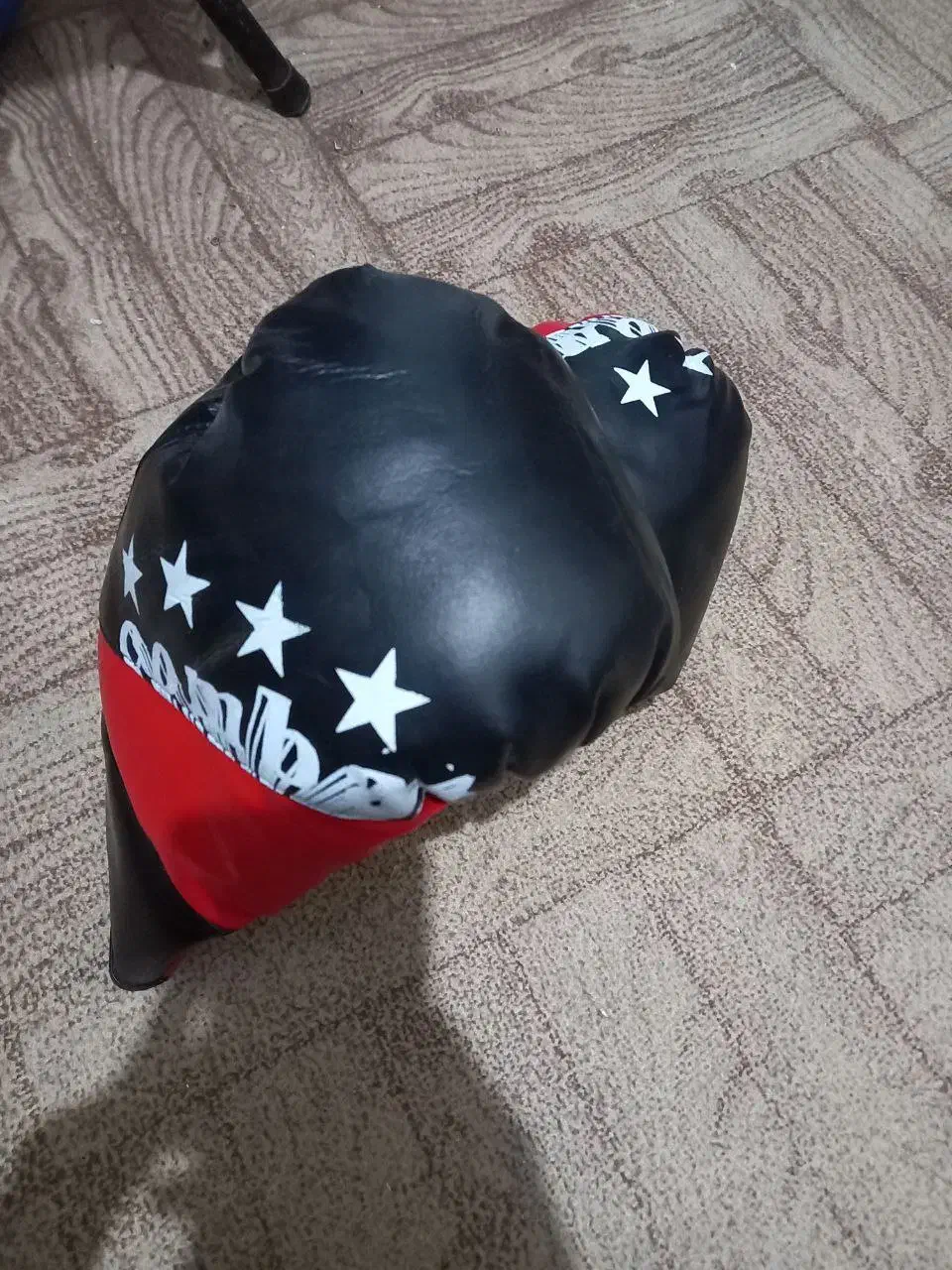 دستکش کیک بوکس و بوکس اورجینال|تجهیزات ورزشی|رشت, استقامت ۲|دیوار