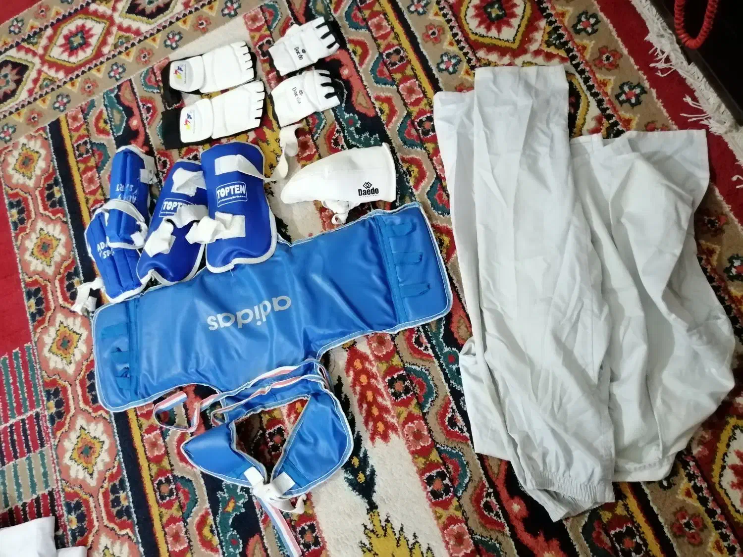 دو دست کامل لباس تکواندو|تجهیزات ورزشی|سبزوار, امیر کبیر|دیوار