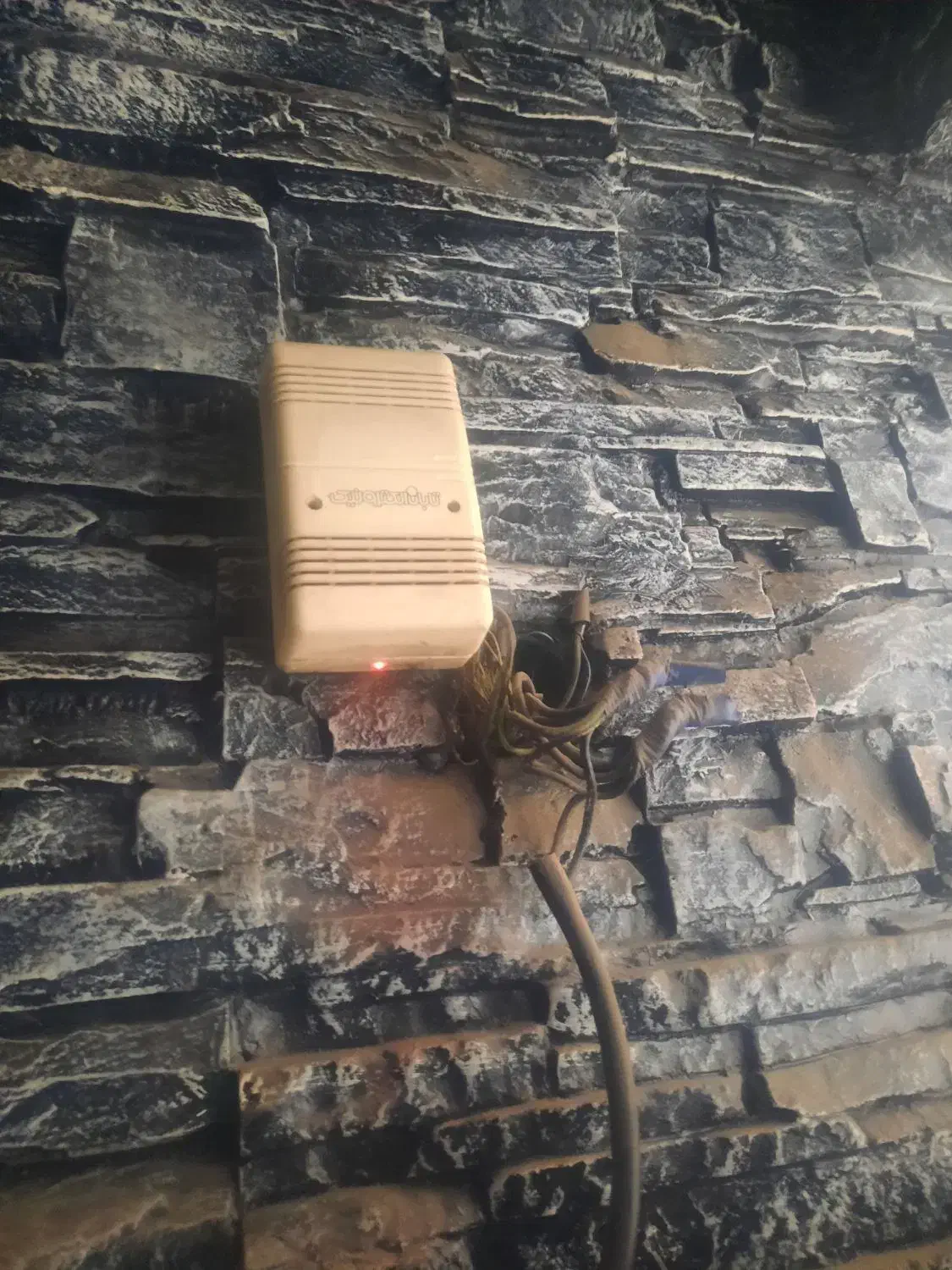 برق کاری شبانه روزی|خدمات پیشه و مهارت|رشت, پیرسرا|دیوار