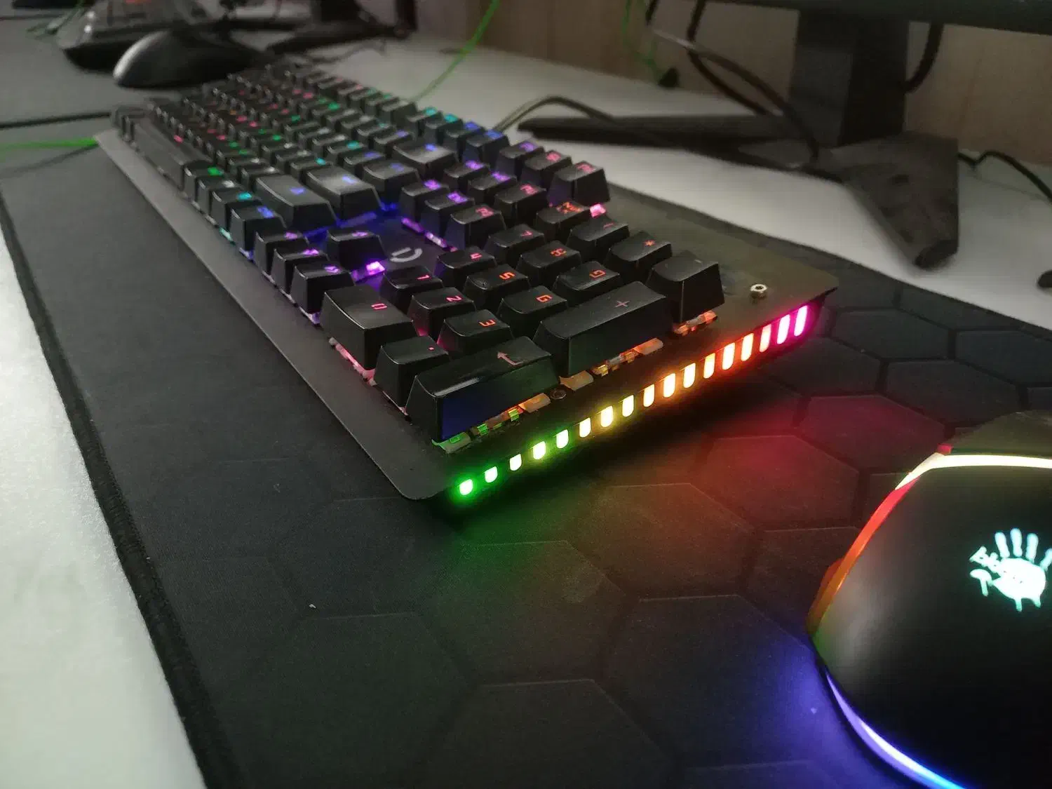 کیبورد مکانیکال FULL RGB کیبورد گیمینگ|قطعات و لوازم جانبی رایانه|قم, بنیاد|دیوار