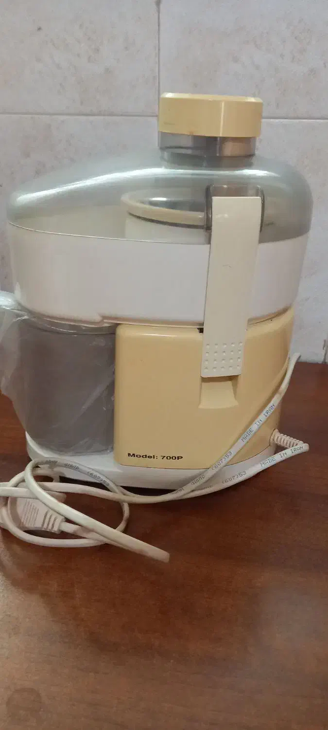 آبمیوه گیری پارس خزر|آبمیوهگیر و آبمرکباتگیر|پرند, فاز ۲|دیوار