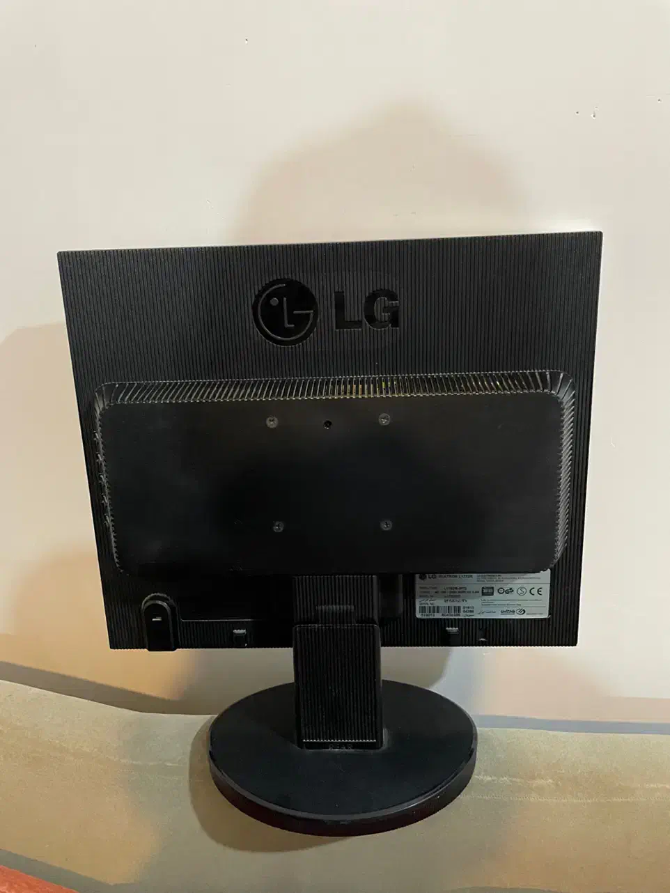 مانیتور LG|قطعات و لوازم جانبی رایانه|نیشابور, شهرک بسیج|دیوار