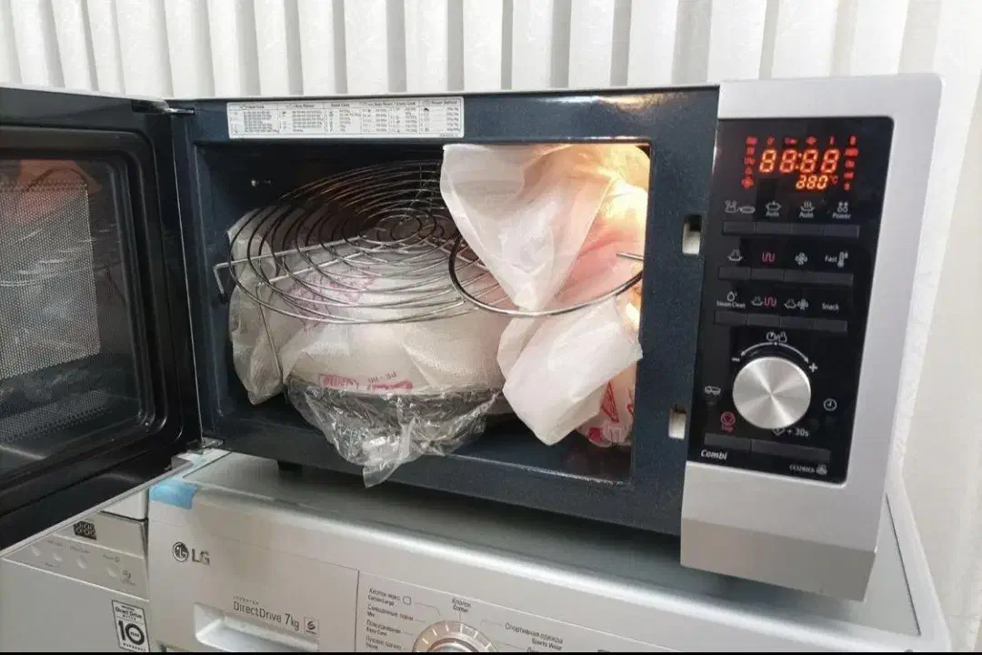 مایکروفر سامسونگ اصل مالزی 40 لیتری|اجاق گاز و لوازم برقی پختوپز|تهران, شهرک گلها|دیوار