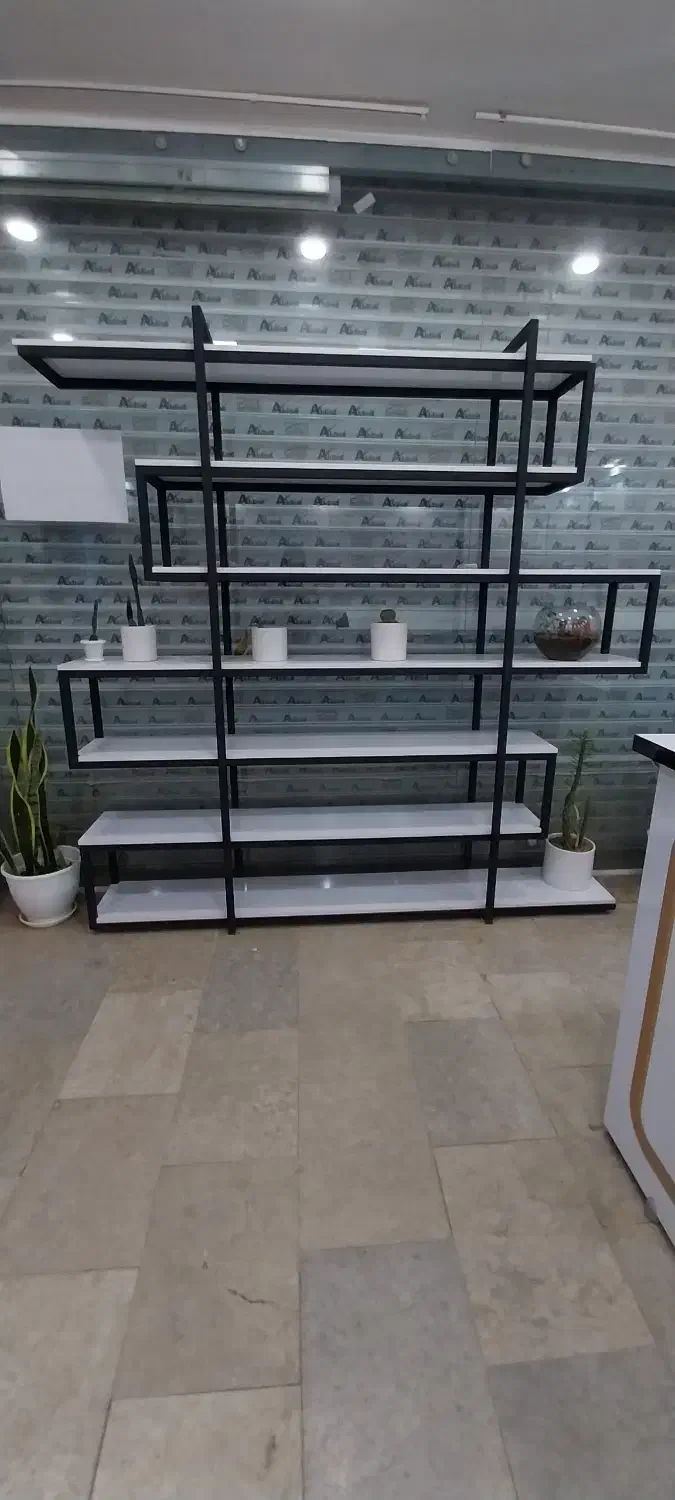 دکور مغازه سیخی با میز پیشخوان و استند ام دی اف|فروشگاه و مغازه|چالوس, |دیوار