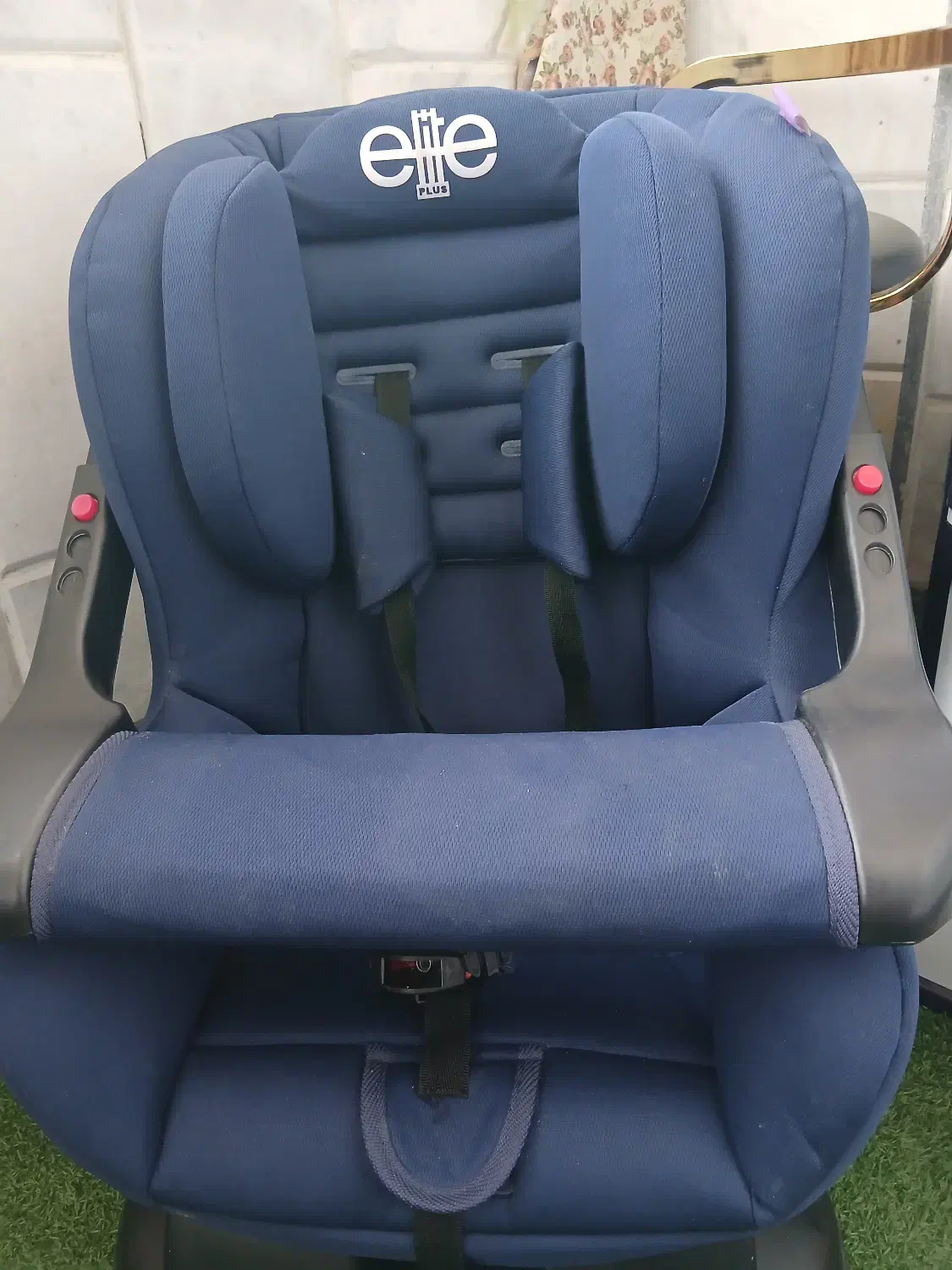 صندلی ماشین کودک.سالم|تخت و صندلی بچه|رشت, منظریه|دیوار