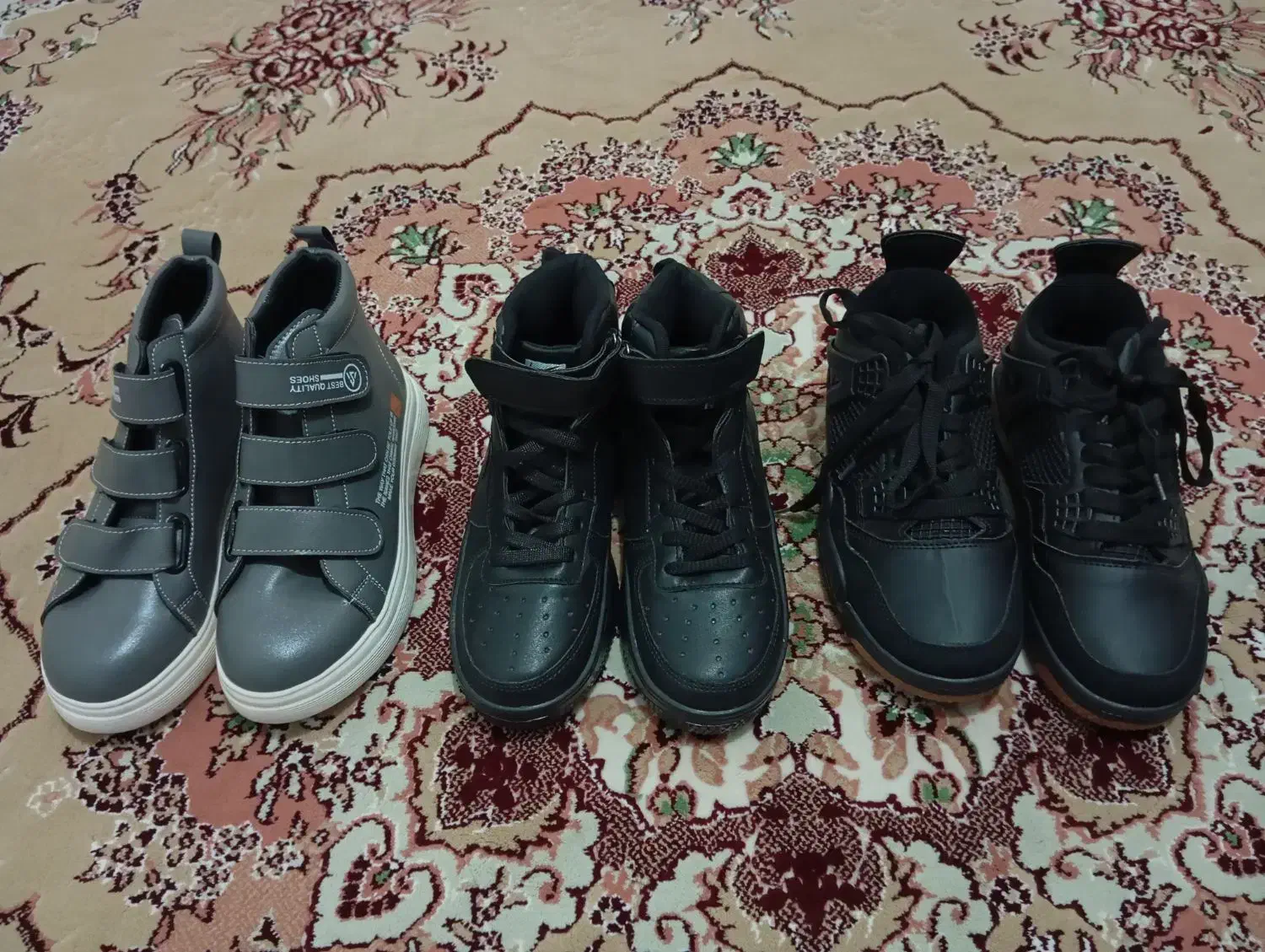 سه جفت کفش کارنکرده|کیف، کفش، کمربند|بانه, |دیوار