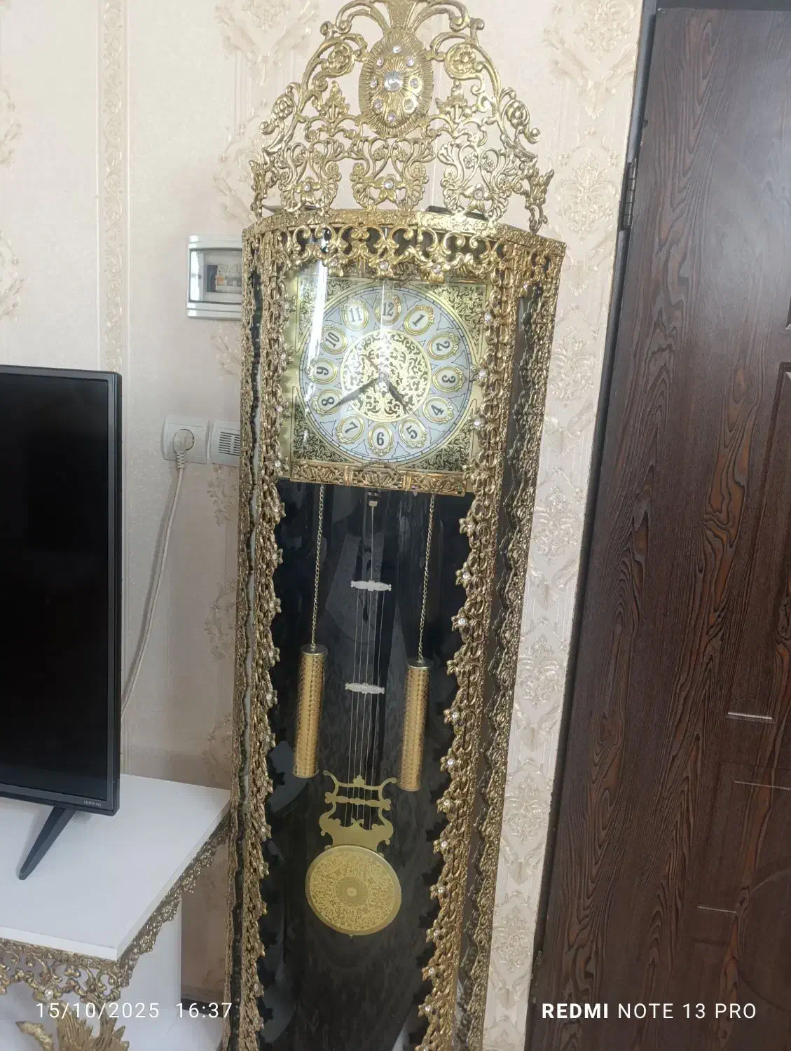 زیر تلویزیون و ساعت ایستاده|صنایع دستی و سایر لوازم تزئینی|بروجرد, |دیوار