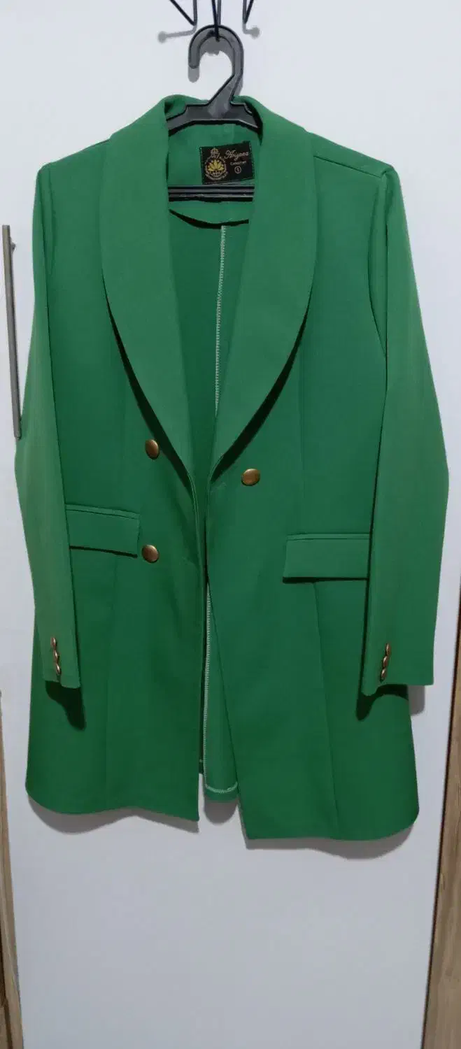 کت تک|لباس|مشهد, شهید معقول|دیوار