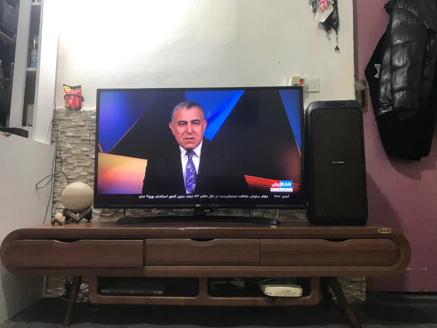 فروش فوری میز تلوزیون|میز تلویزیون|چالوس, |دیوار