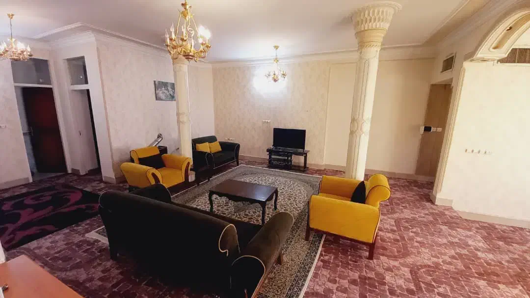 ویلایی/اجاره روزانه/موقعیت مکانی عالی/ دلباز|اجارهٔ کوتاه‌مدت آپارتمان و سوئیت|شیراز, گلشن|دیوار