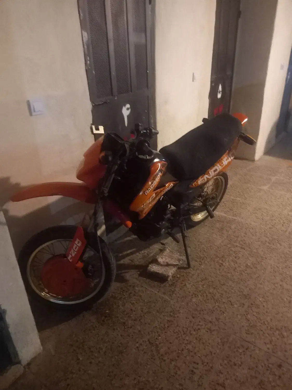 فروش موتور تریل رادیسون ۲۰۰ سند مزایده|موتورسیکلت|شیراز, گویم|دیوار