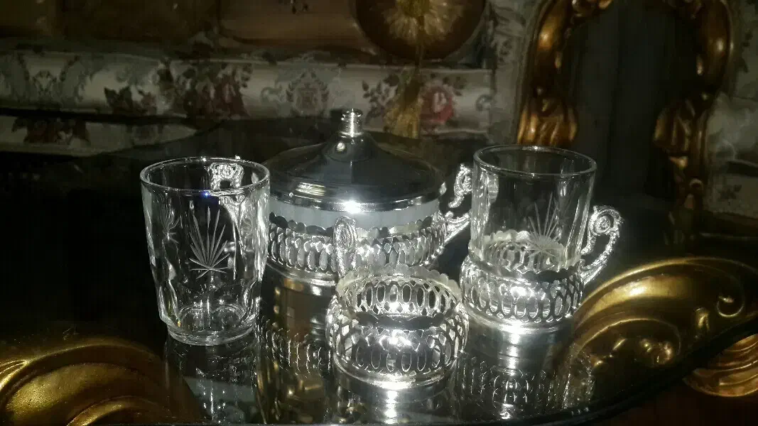 یک دست استکان ب همراه قندان  *نو*|ظروف سرو و پذیرایی|بروجرد, |دیوار