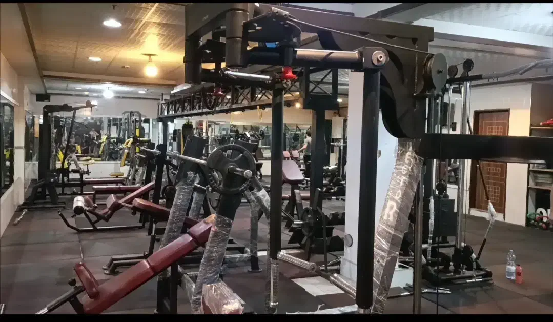 باشگاه زیر زمین ۳۰۰ متر سند ششدانگ میرزا کوچک خان|فروش آپارتمان|مشهد, حسین‌آباد|دیوار