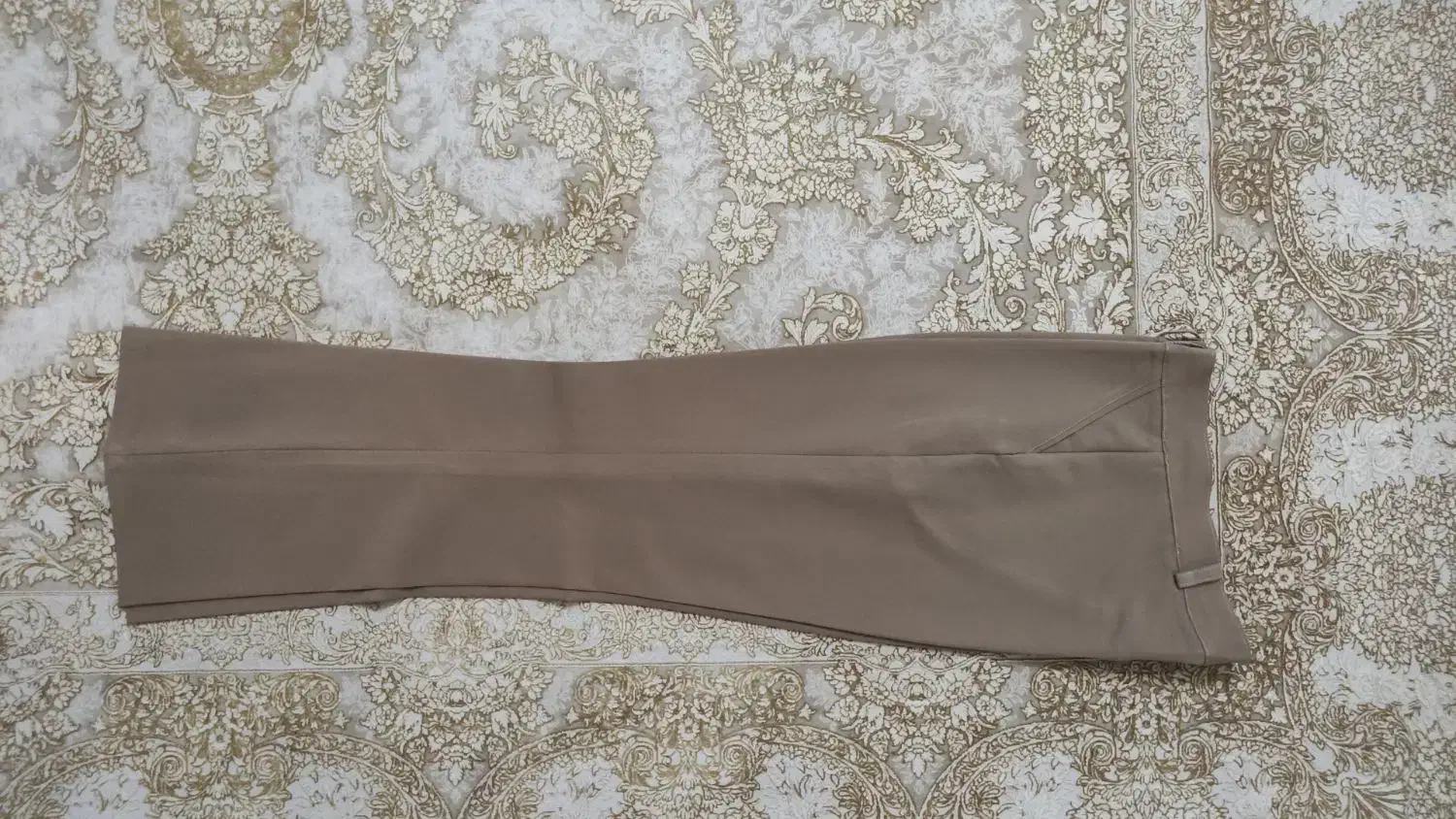 مانتو|لباس|فولادشهر, C8|دیوار