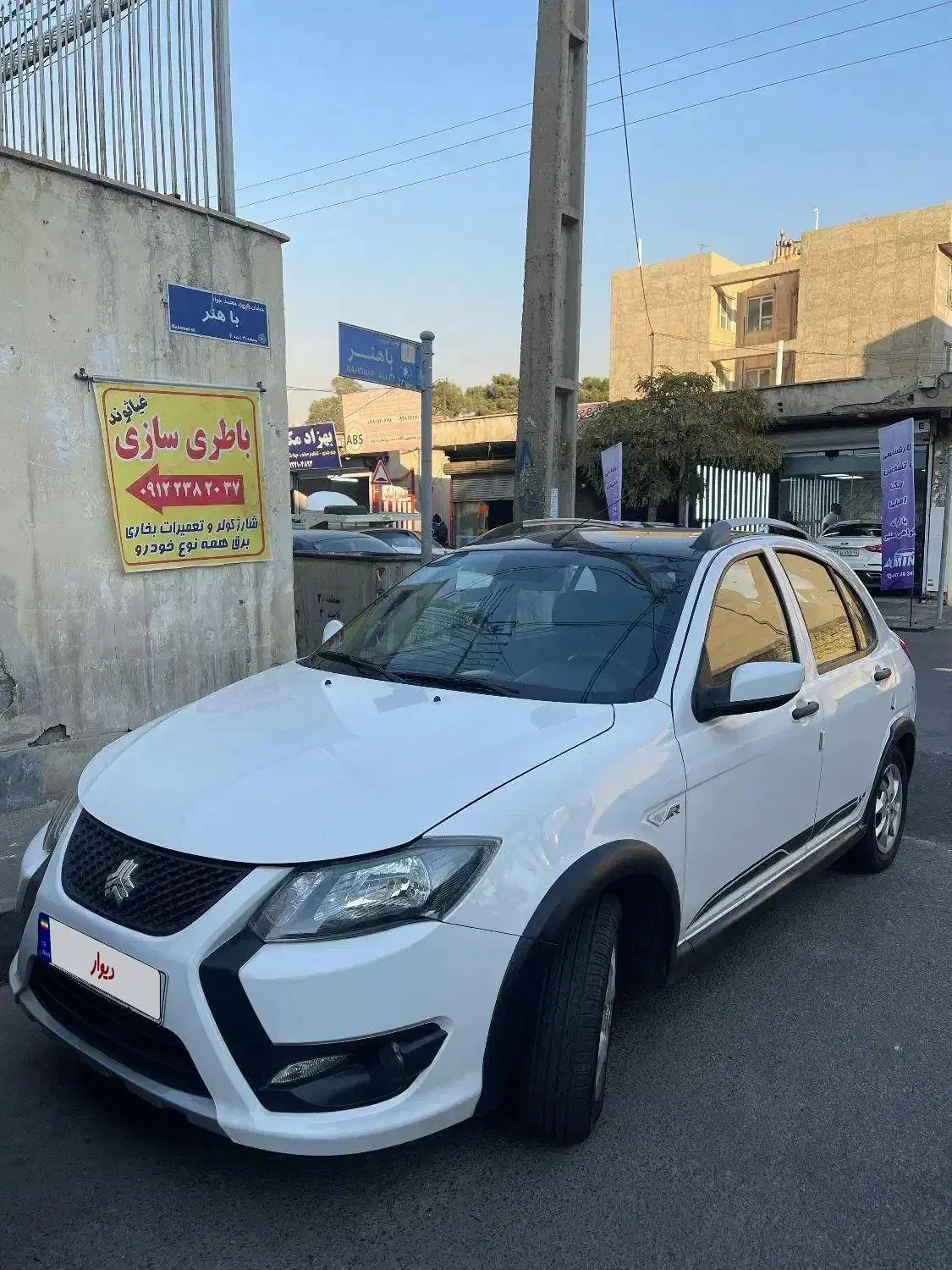 کویک‌r مدل ۱۴۰۲ سفید مشکی|خودرو سواری و وانت|تهران, چیتگر شمالی|دیوار