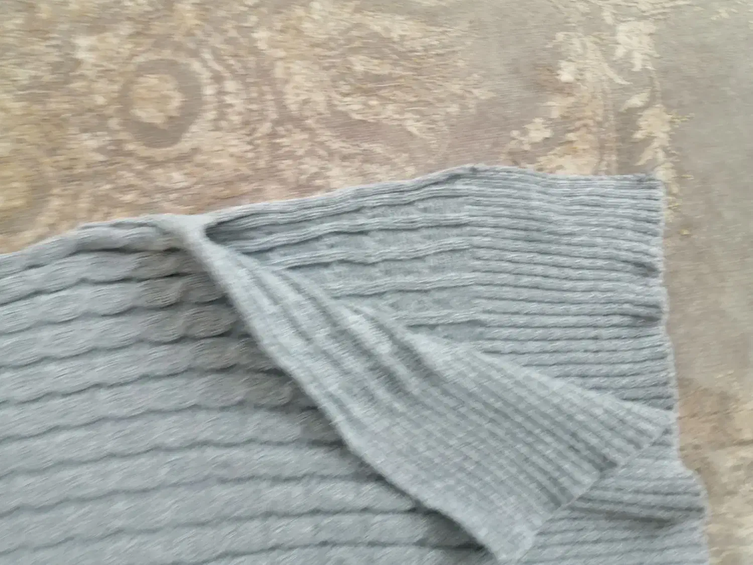 بافت بلند و چاک دار|لباس|رشت, کوی غلام نیا|دیوار