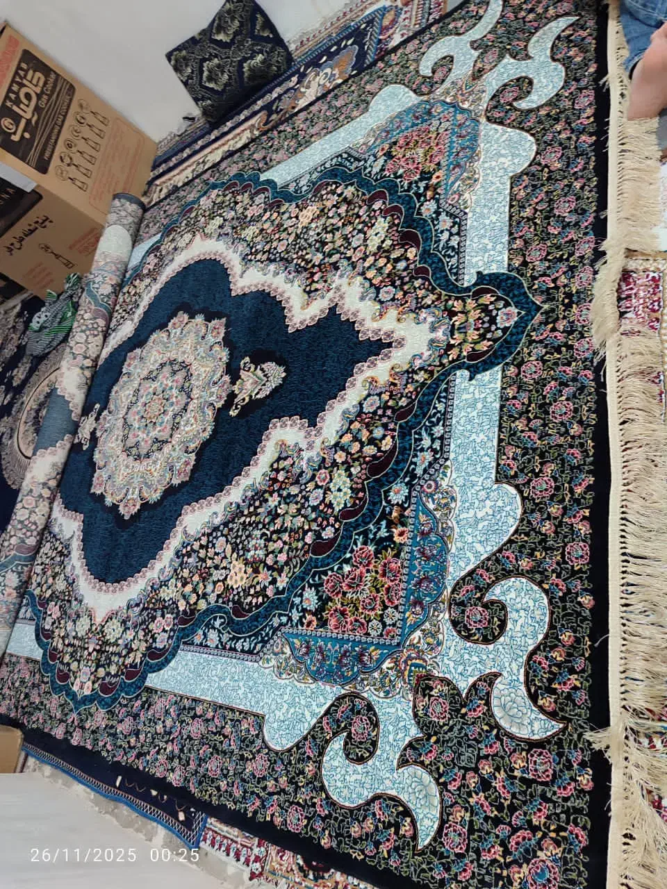 فروش قالی ۷۰۰ شانه|فرش|شوشتر, |دیوار