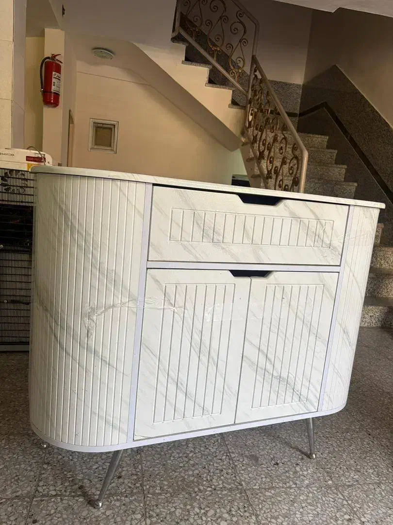 میز کنسول|بوفه، ویترین، کنسول|اصفهان, کوی ولی عصر|دیوار