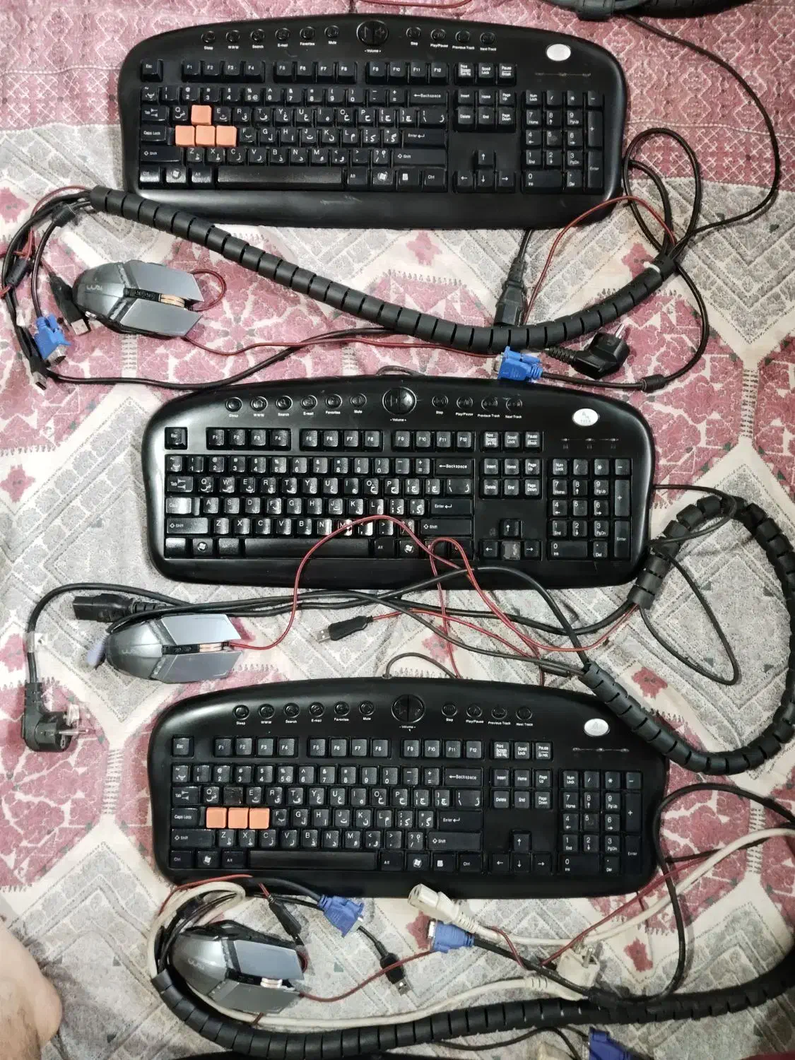 کیبورد هدفون موس کامل آماده نصب حراج|قطعات و لوازم جانبی رایانه|کرج, اسلامآباد|دیوار