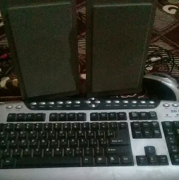 فروش یک عدد کیبورد همراه با موس وبلندگو|قطعات و لوازم جانبی رایانه|اهواز, کیان اباد|دیوار